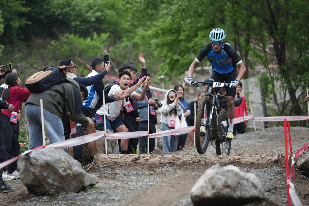 跨越山川 极速喀斯特
